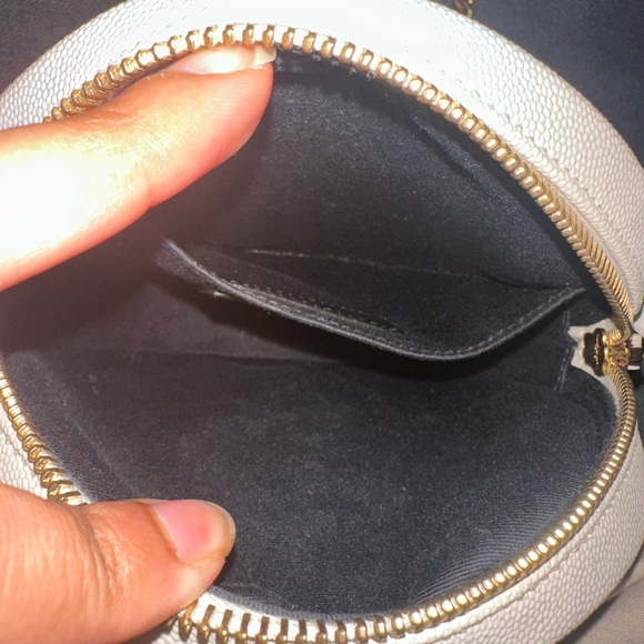 Vinyle leather crossbody Saint Laurent round bag - Picture 3 of 4